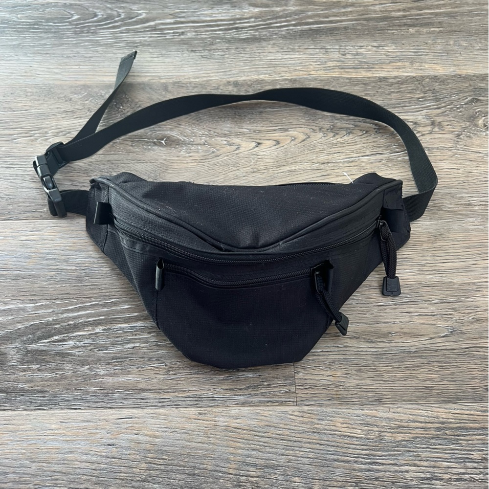 Classic belt bag/ fanny pack